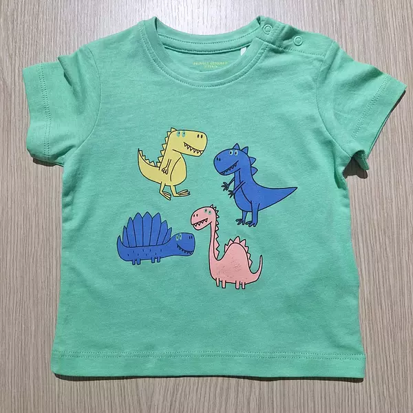 Camiseta Verde Dinosaurios.